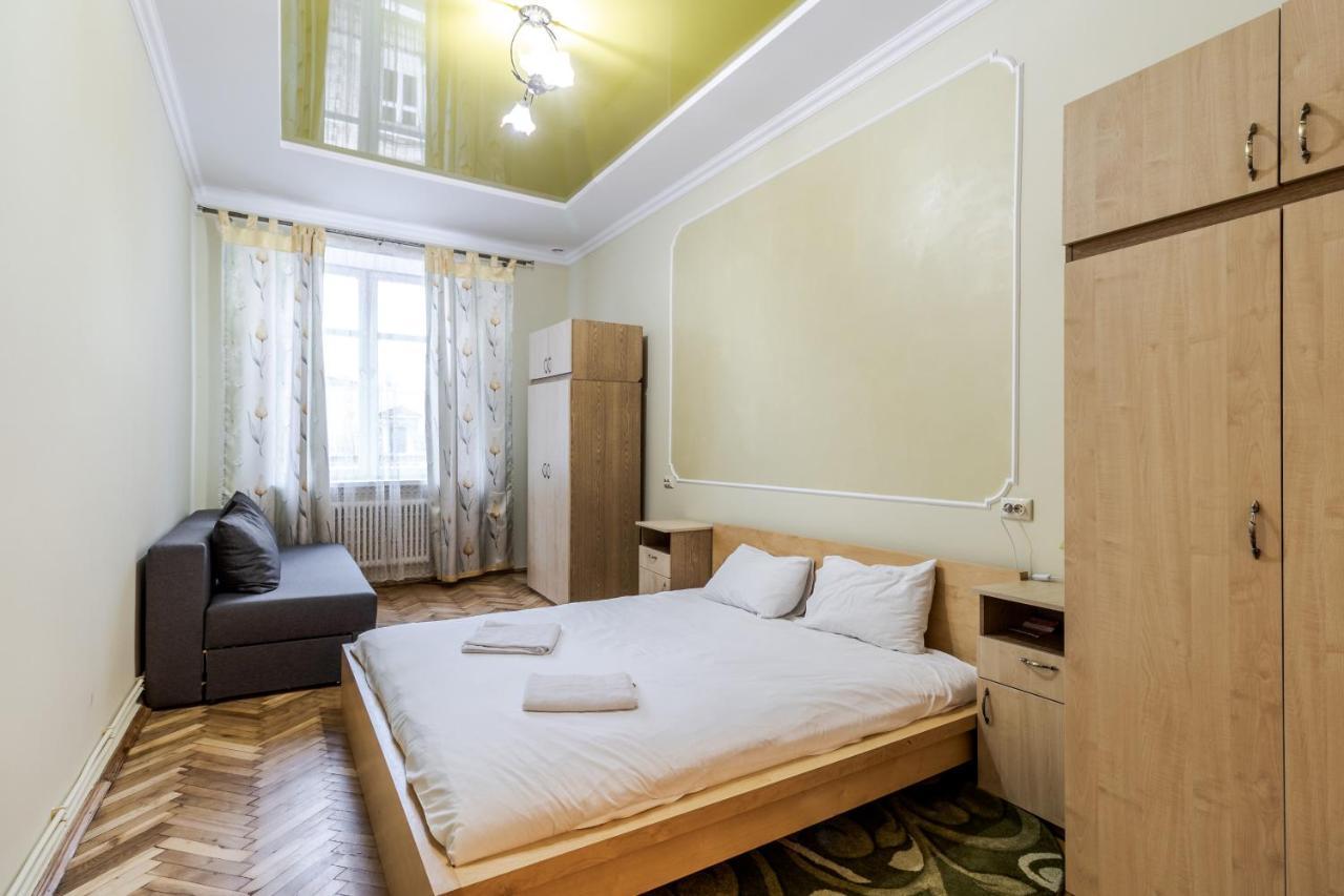 Akademika Hnatyuka Apartment Lviv Buitenkant foto