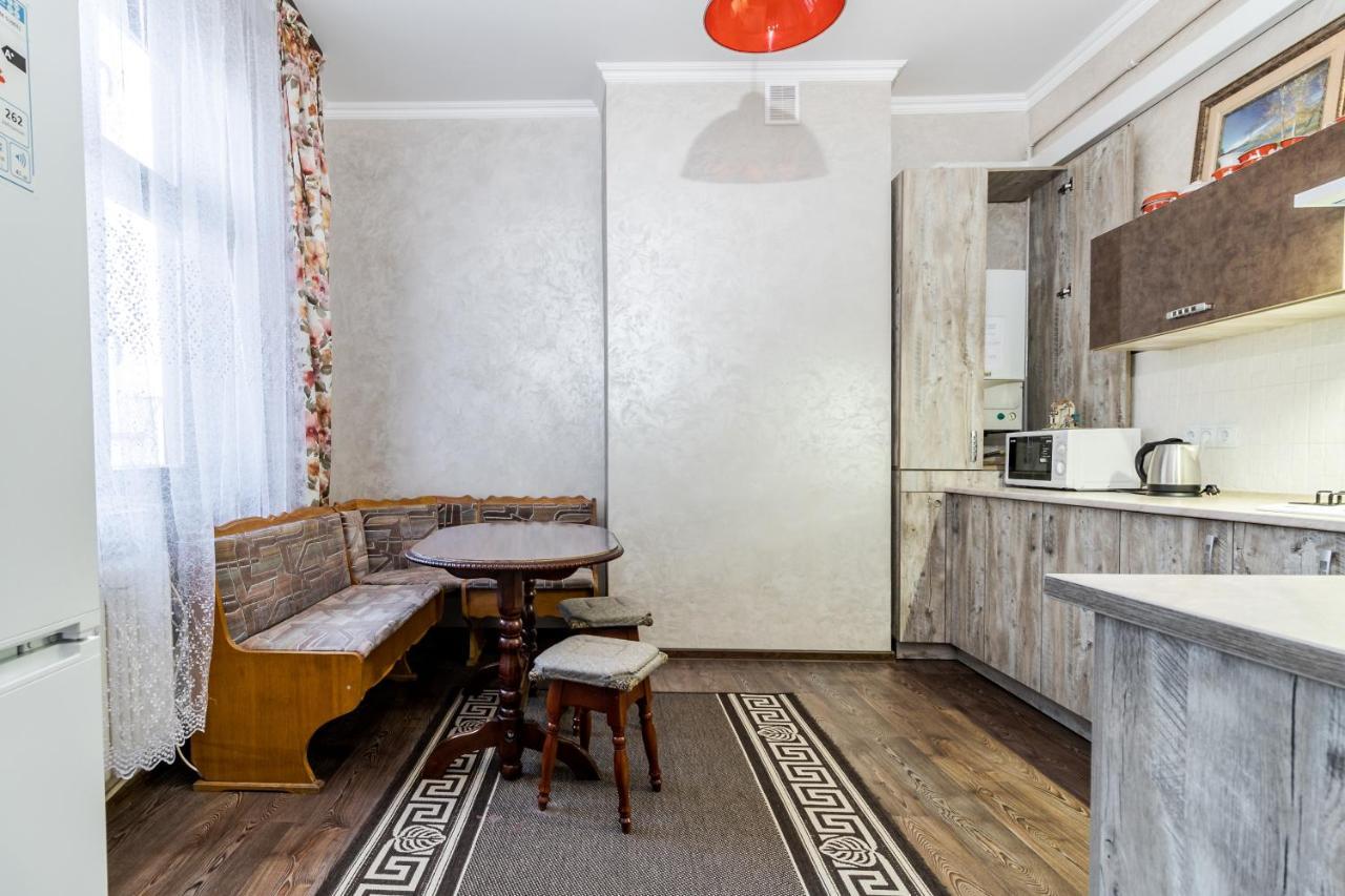 Akademika Hnatyuka Apartment Lviv Buitenkant foto