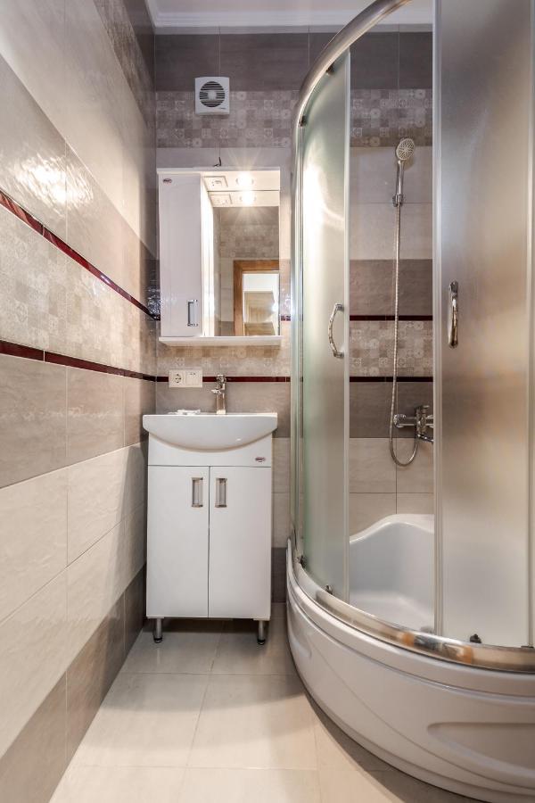 Akademika Hnatyuka Apartment Lviv Buitenkant foto